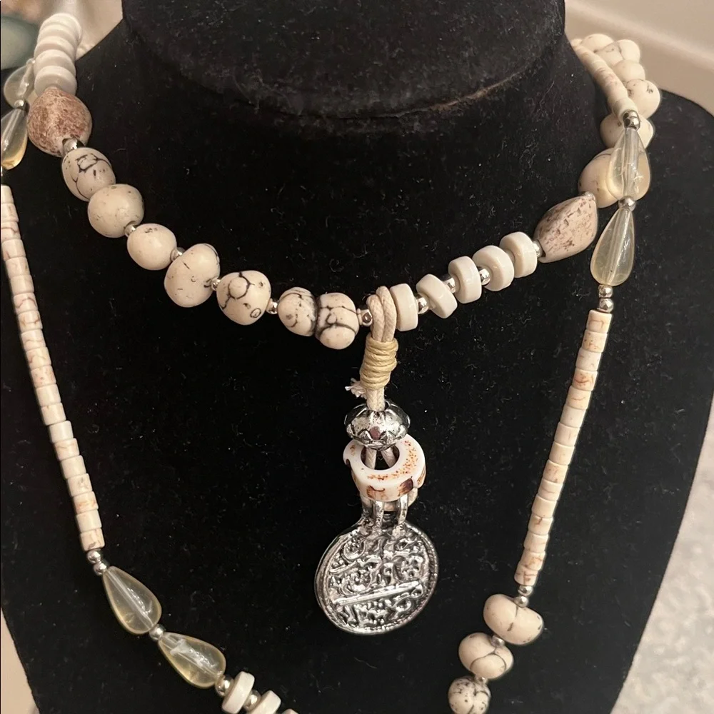 Treska signed Necklace large faux tooth - Picture 4 of 7